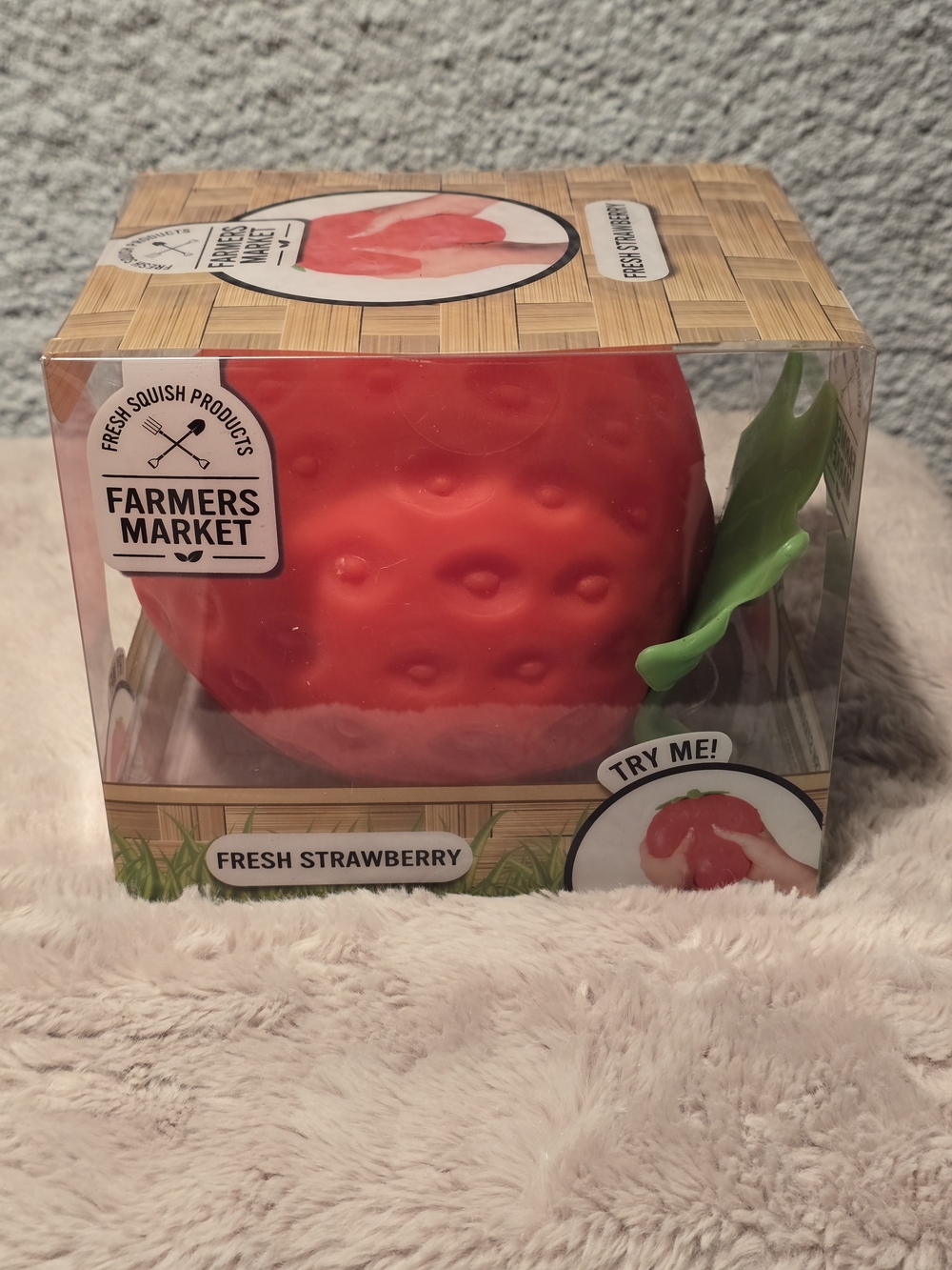 Viral Jumbo Squeezy Strawberry - Sunny Days, Toymendous, Giggle Zone